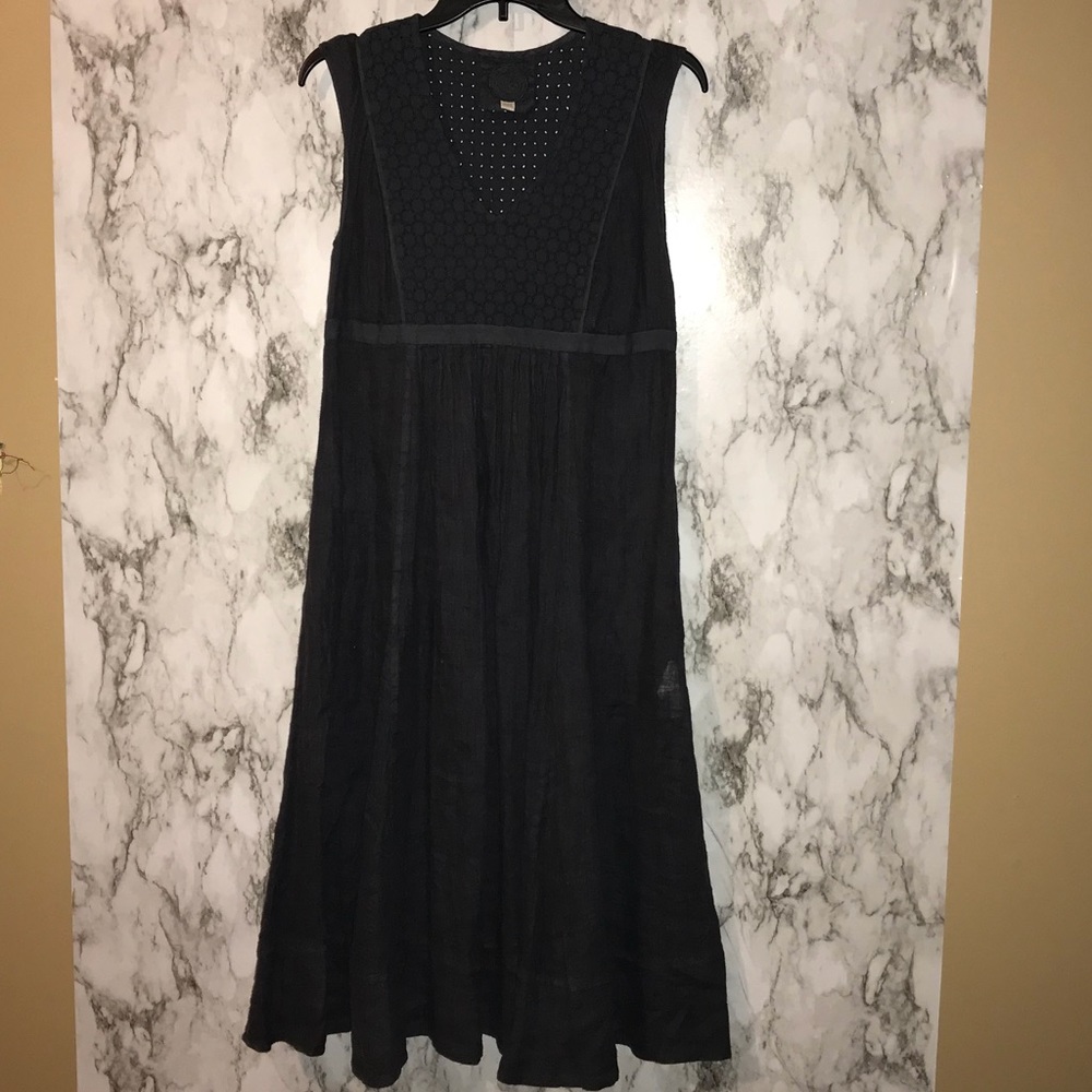 🛍Zyga Lin laundry grey eyelet v neck maxi dress